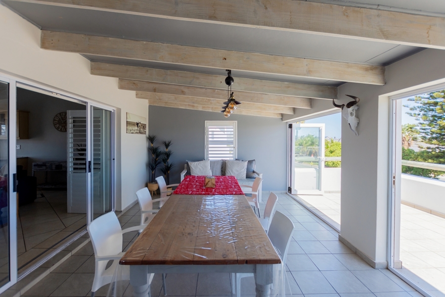 4 Bedroom Property for Sale in Golden Mile Western Cape